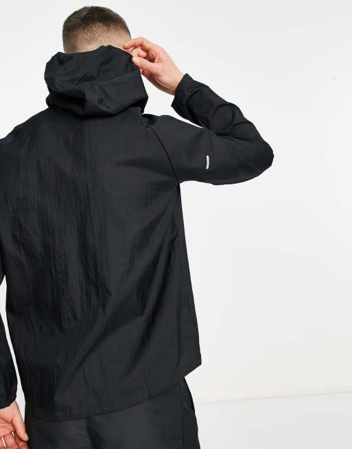NIKE RUNNING エッセンシャルジャケット 黒 S ナイロンパーカー NIKE（ナイキ）の「【NIKE】ナイキ エッセンシャル ランニング
