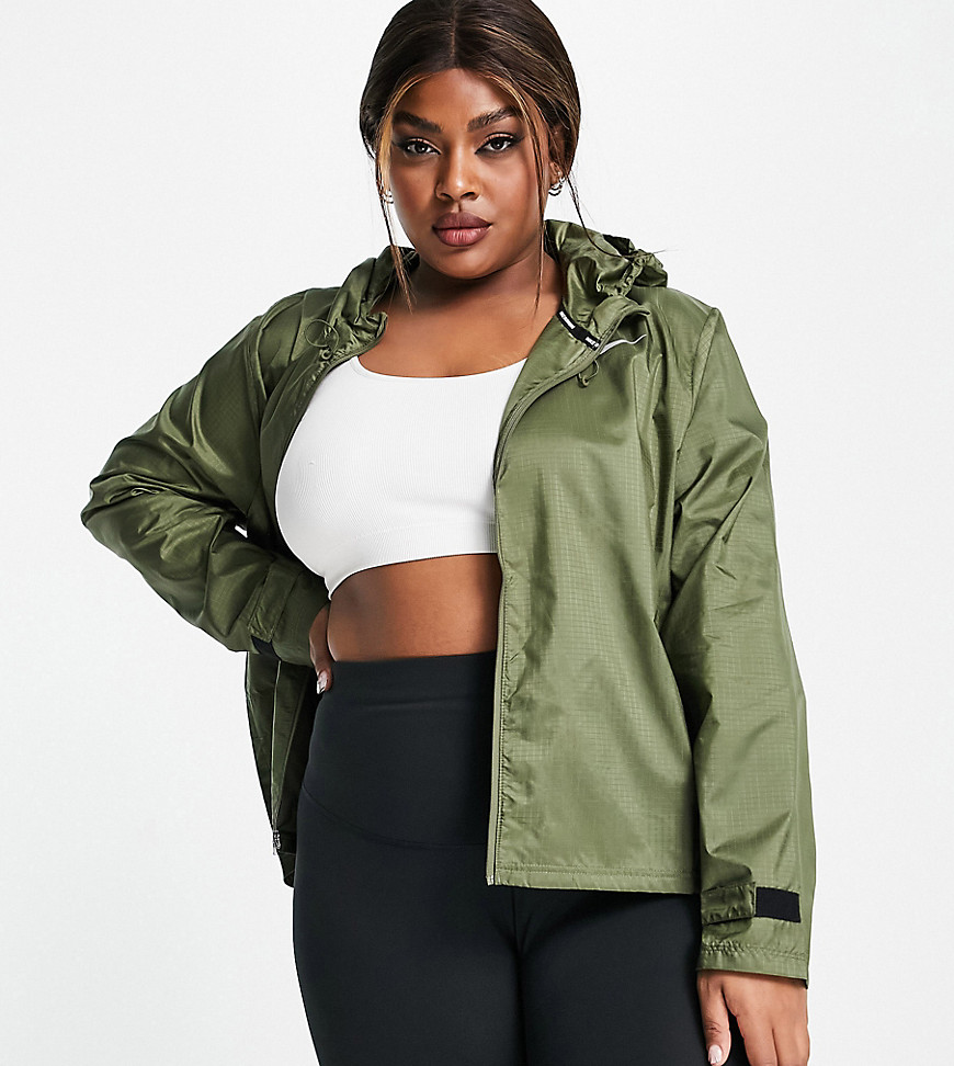 Nike Running Essential Plus jacket in khaki-Green