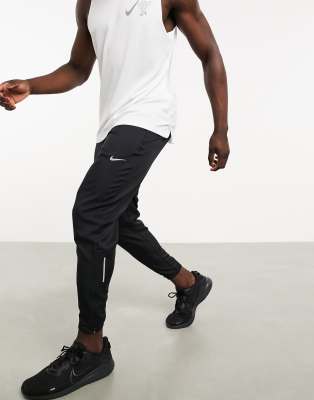 nike running essential woven pants in black