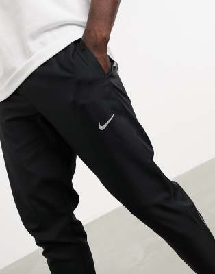 nike running essential woven pants in black