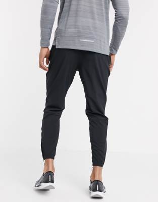 nike running essential woven sweatpants in black