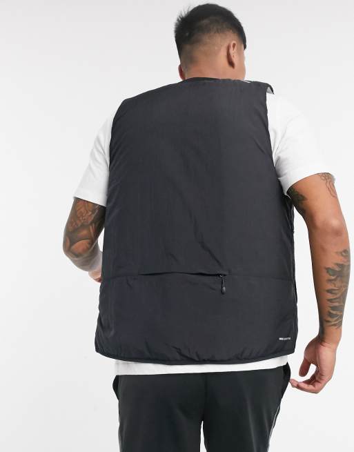 Nike Running Essentials aerolayer vest in black, 2 of 4