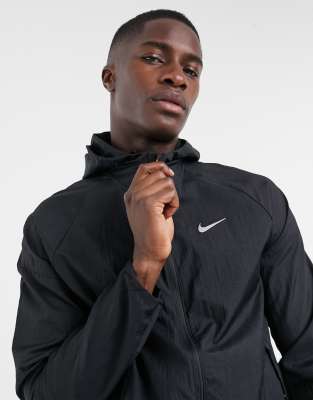 nike running essentials jacket in black