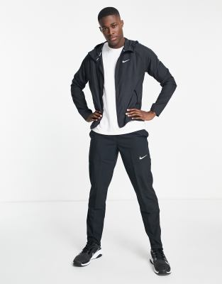 nike running essentials jacket