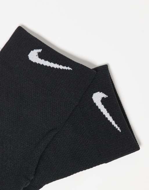 Nike Running Fast ankle socks in black, 3 of 3