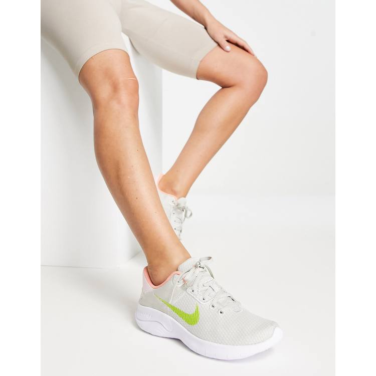 Nike flex cheap white womens