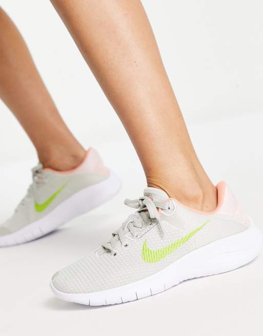 Nike training flex hot sale trainers in white