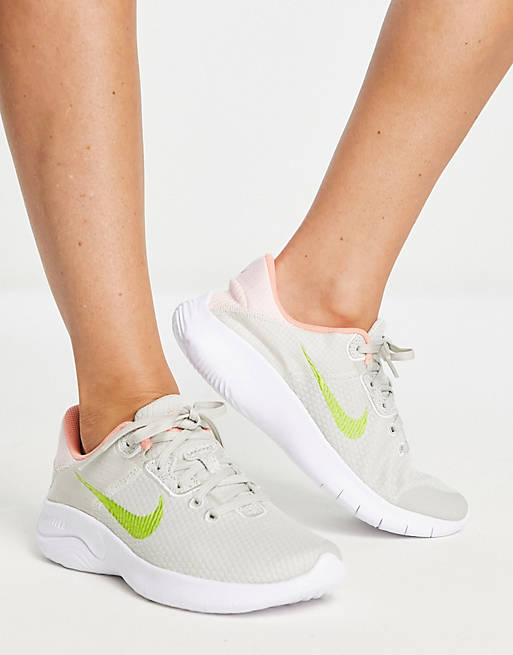 Enfermedad infecciosa Sostener helado Nike Running Flex Experience Run 11 Trainers in off white | ASOS