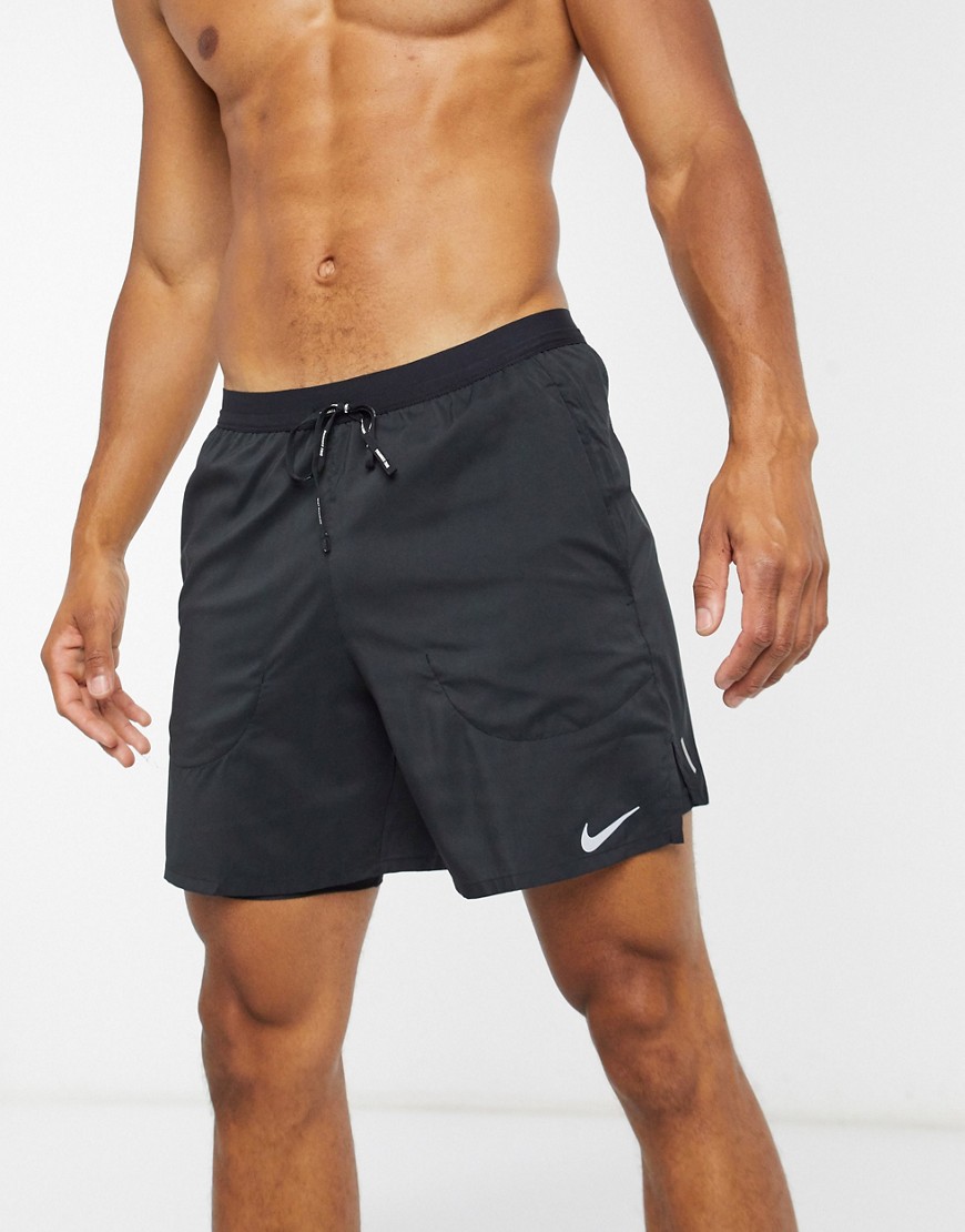 Nike Running - Flex Stride 2-i-1 7-tommer shorts i sort