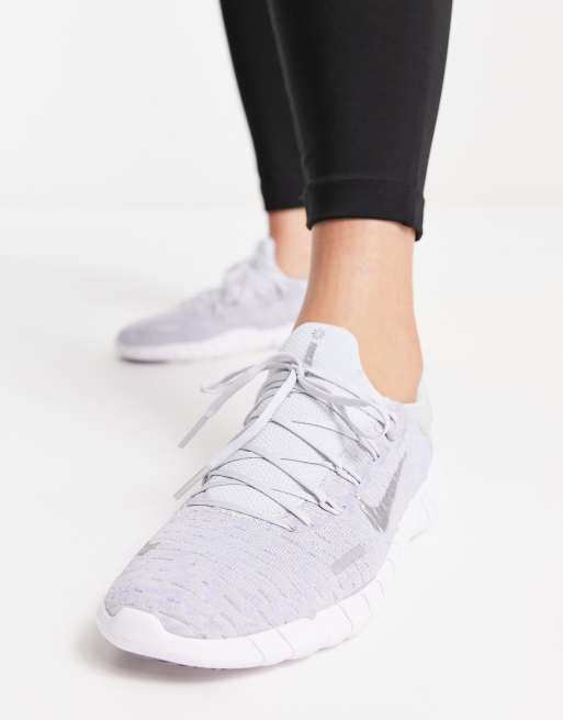 Nike free run store womens silver