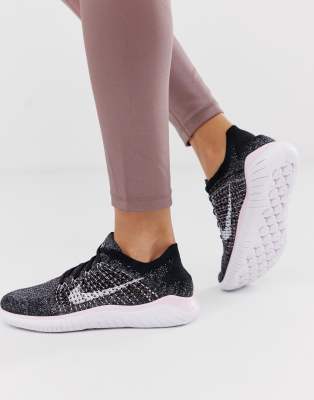 nike running free run flyknit trainers