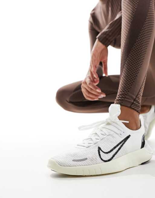 Nike Running Free Run NN Baskets Noir et blanc ASOS