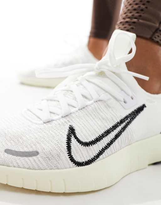 Nike Running Free Run NN Baskets Noir et blanc