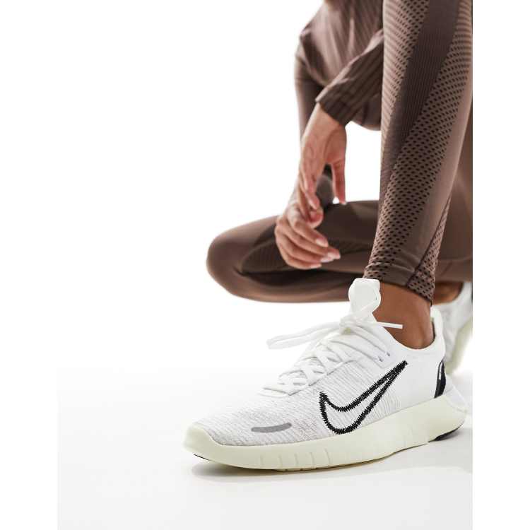 Nike Running Free Run NN Sneaker in WeiB und Schwarz ASOS