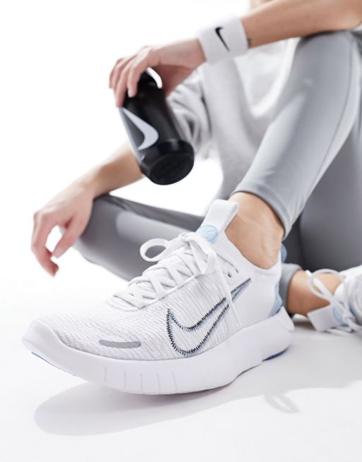 Nike Running - Free Run NN - Sneakers grigio chiaro e blu 