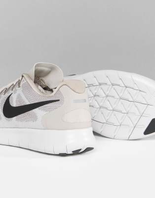 nike running free run trainers in silver