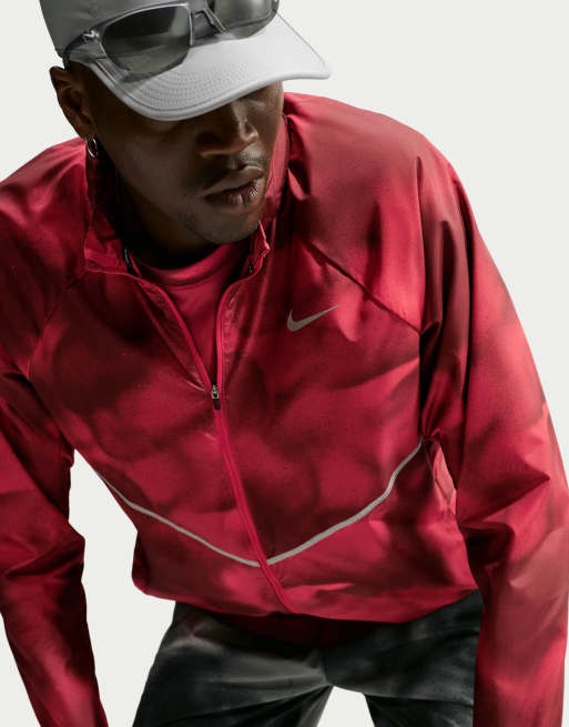Nike Running giacca stampata da uomo Miler Repel con protezione UV rossa, 3 di 4