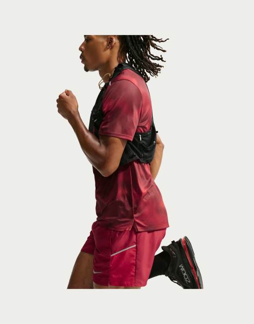 Nike Running heren Miler Dri-FIT 2-in-1 5-inch shorts in rood, 4 van 4