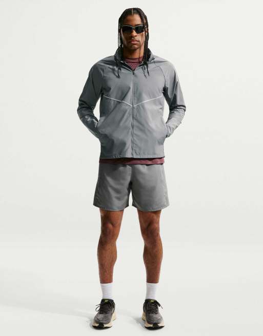 Nike Running heren Miler jack met UV-bescherming in grijs, 4 van 4