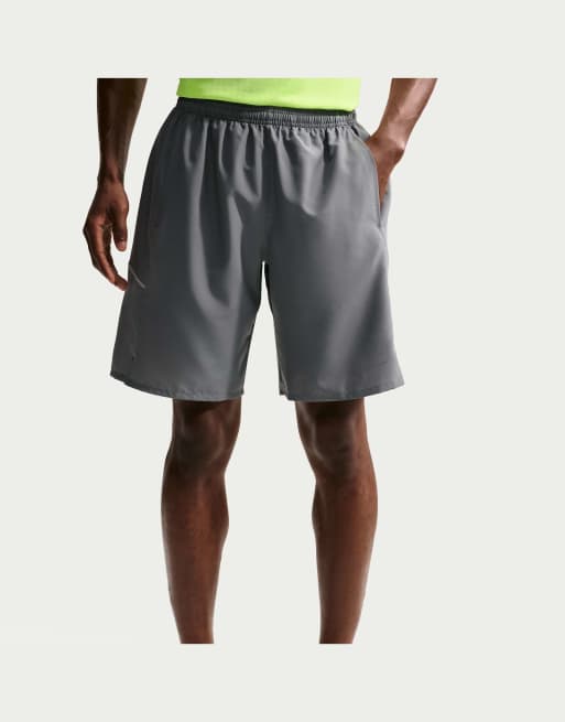 Nike Running herenshort Miler Dri-FIT 9-inch ongevoerd in grijs, 2 van 4