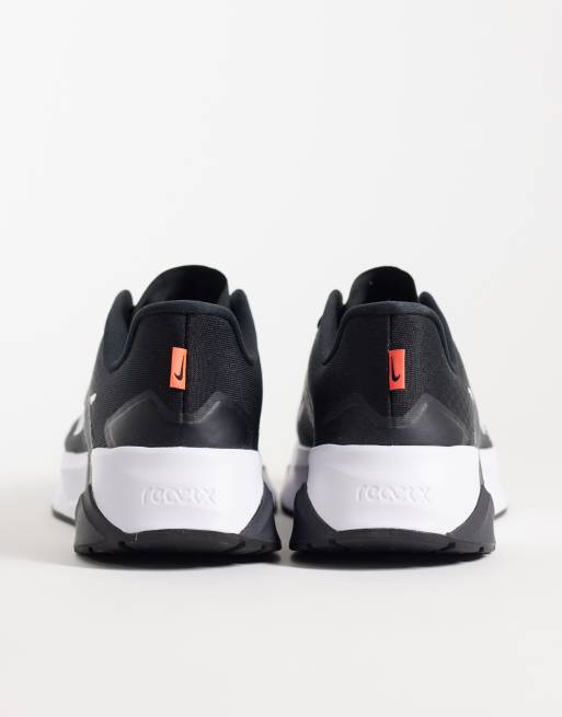 Nike Running Hybrid sneaker in black and white, 2 of 5