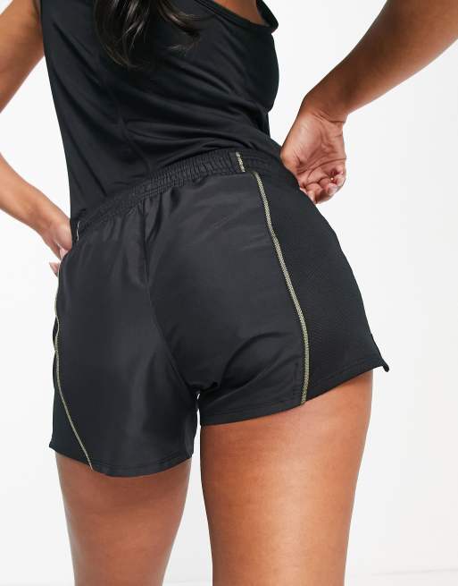 Nike running 10k on sale shorts in black