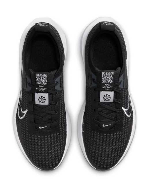 Nike Running – Interact – Laufschuhe in Schwarz und Weiß , 3 von 4