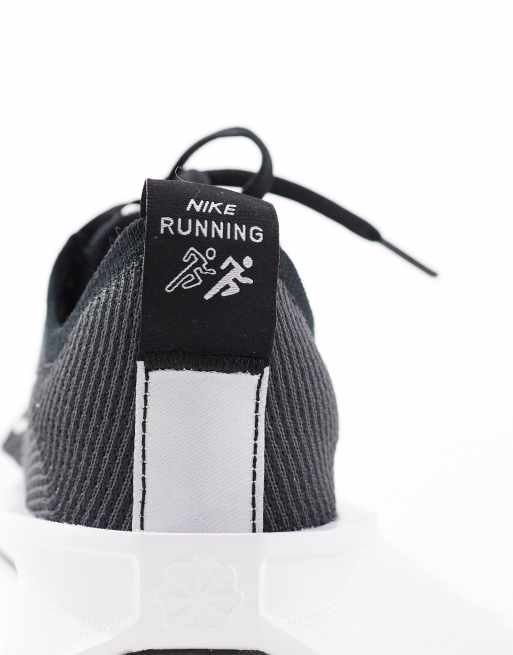 Nike Running – Interact Run – Czarno-białe buty sportowe, 4 z 5