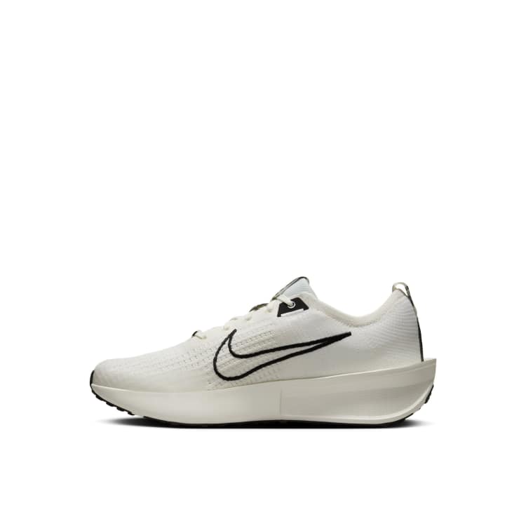 Nike Running Interact Run SE sneakers in off white ASOS