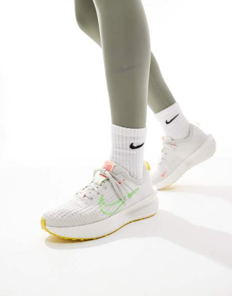 Nike Running - Interact Run - Sneakers bianche e grigie - view 1
