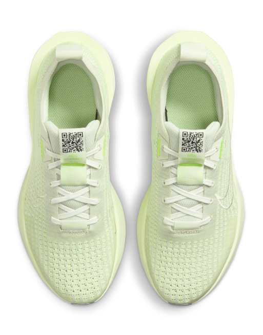 Nike Running Interact Run sneakers in pale green , 4 of 4