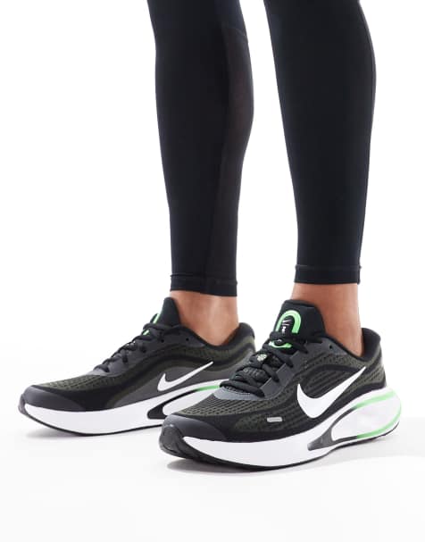 Nike Running – Journey Run – Czarno-zielone buty sportowe - view 1