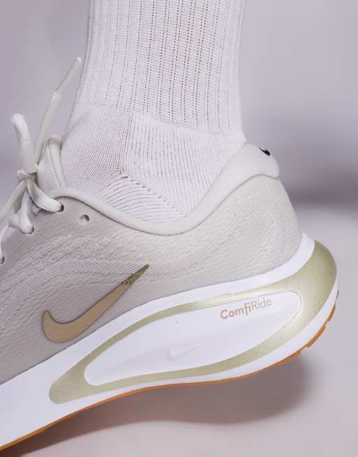 Nike Running Journey Run sneakers in beige and white , 4 of 5