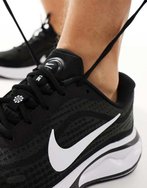 Nike Running Journey Run sneakers in black and white | ASOS