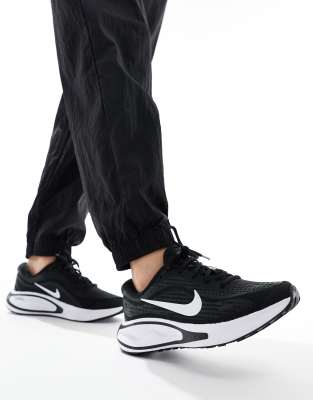 Journey Run sneakers in black and white