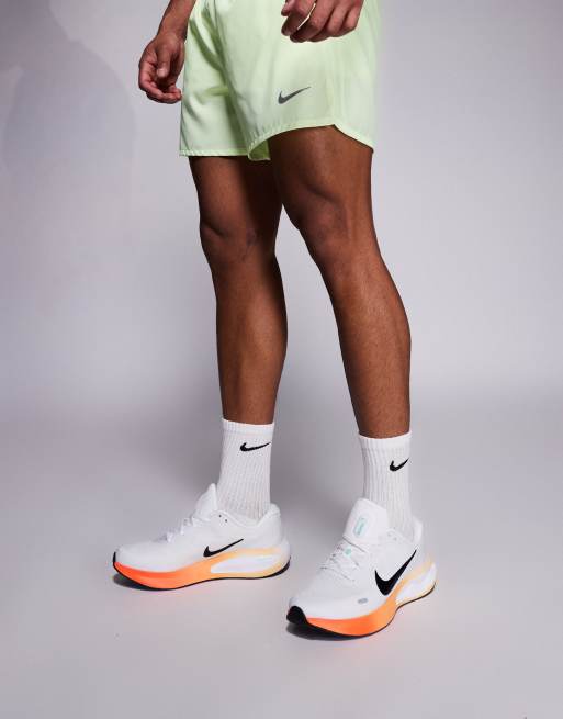 Nike Running Journey Run sneakers in white and bright orange, 3 of 5