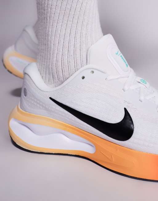 Nike Running Journey Run sneakers in white and bright orange, 4 of 5