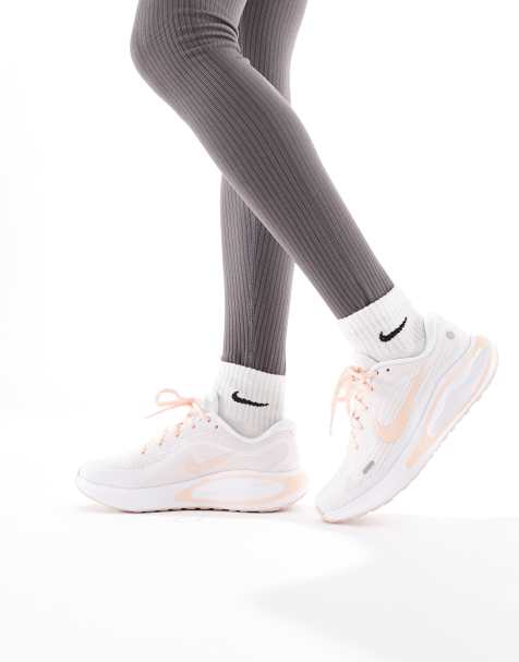 Nike Running - Journey Run - Sneakers in wit en oranje - view 1