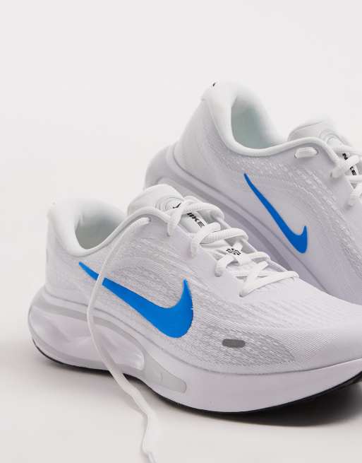 Nike Running Journey Run trainers in white and blue, 5 of 5