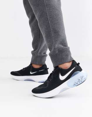 nike running 2 pod joyride trainers in black