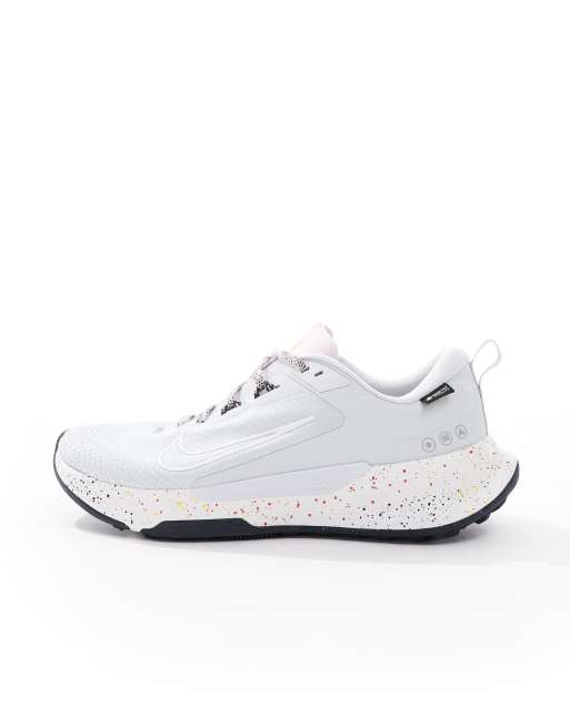 Nike Running Juniper Trail 2 Gore-TEX trainers in light grey
