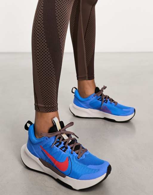 Nike Running Juniper Trail 2 Sneakers in blauw en rood ASOS