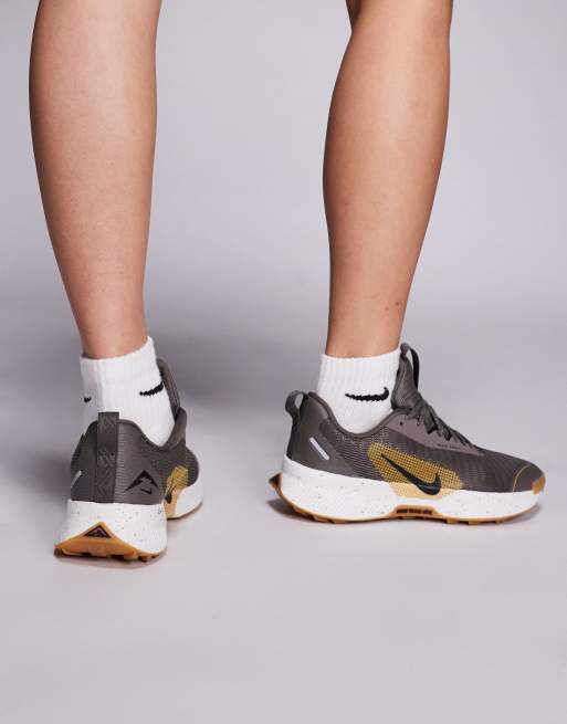 Nike Running Juniper Trail 3 trainers in brown , 4 of 5