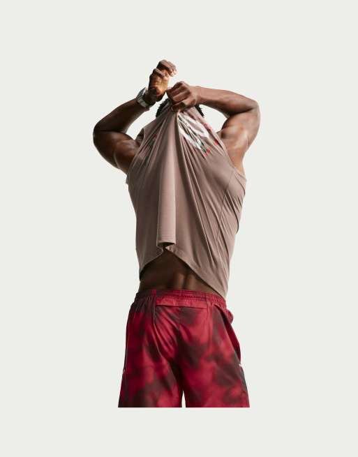 Nike Running Men's Miler Dri-FIT 7-Inch Brief-Lined Printed Shorts in Red, 3 of 4
