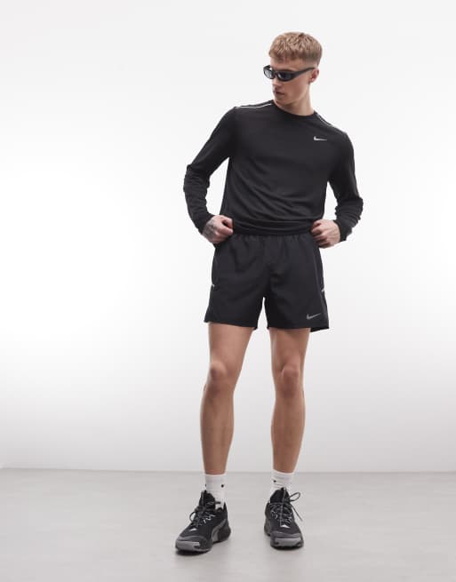 Nike Running Miler 5-inch shorts in black , 2 of 5