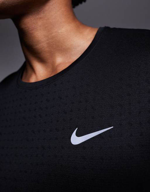 Nike Running – Miler Breathe – Svart t-shirt, 5 av 5