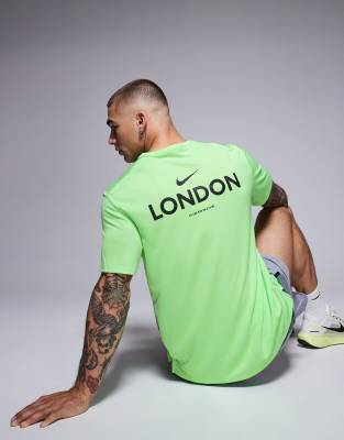 Nike Running Miler City Dri-FIT t-shirt in green - view 1