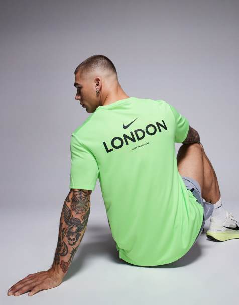 Nike Running Miler City Marathon t-shirt in green - view 1