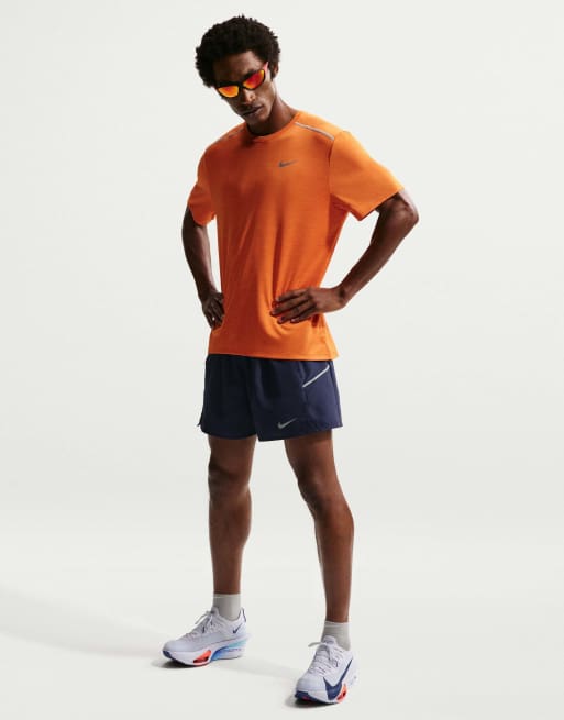 Nike Running Miler Dri-FIT 2-in-1 5-Inch Shorts in Blue, 4 of 4