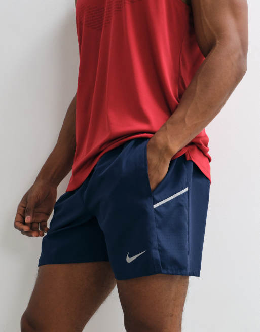 Nike Running Miler Dri-FIT 5 inch short in navy, 2 van 5